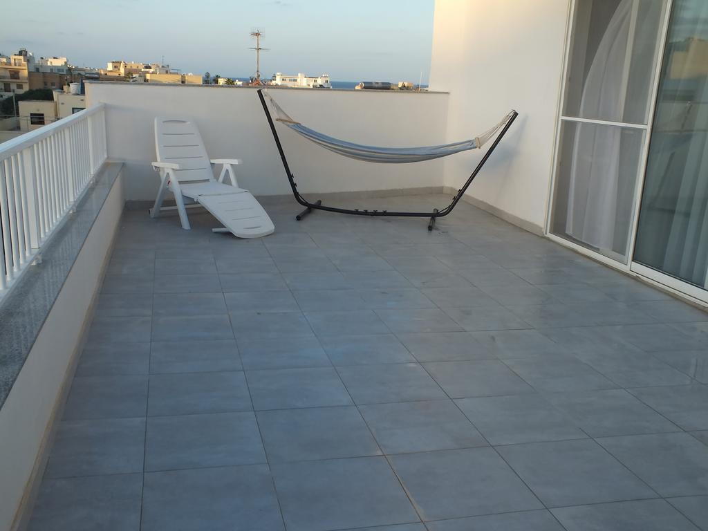Penthouse Next To The Beach Marsaskala Bagian luar foto